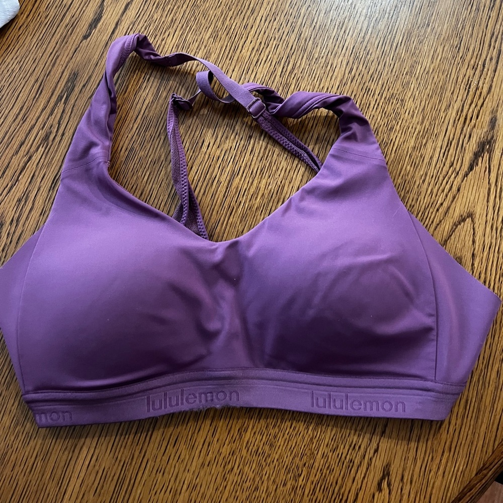 Lululemon sports bra size 32B